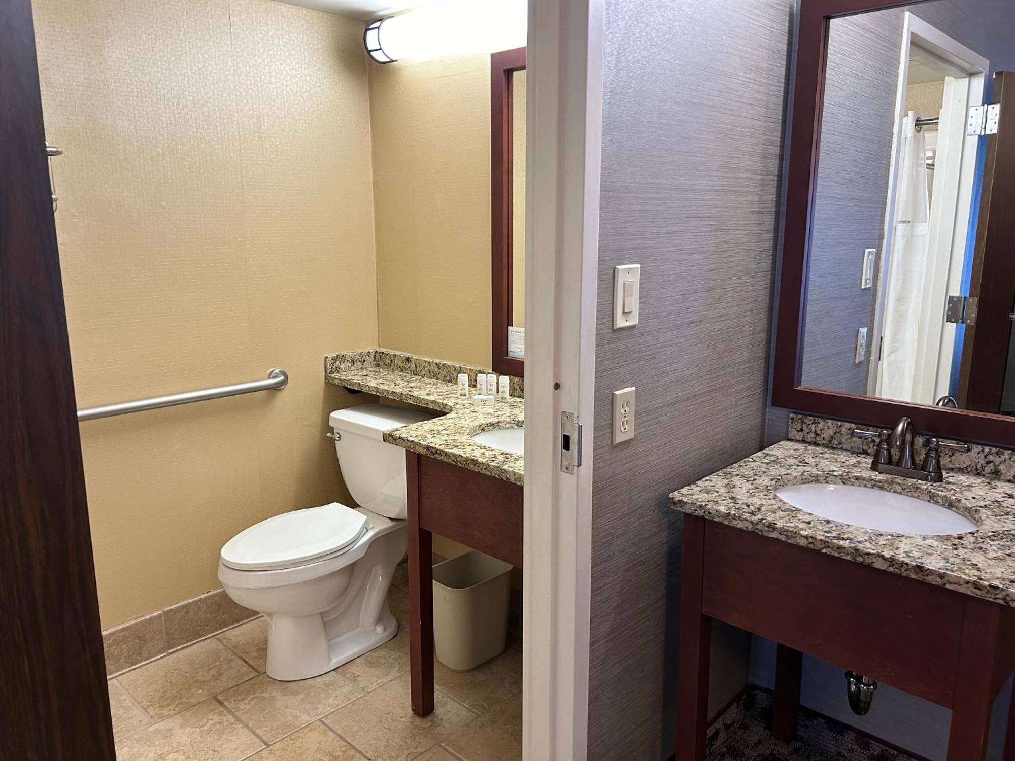 Ramada Plaza By Wyndham Portland Hotell Exteriör bild