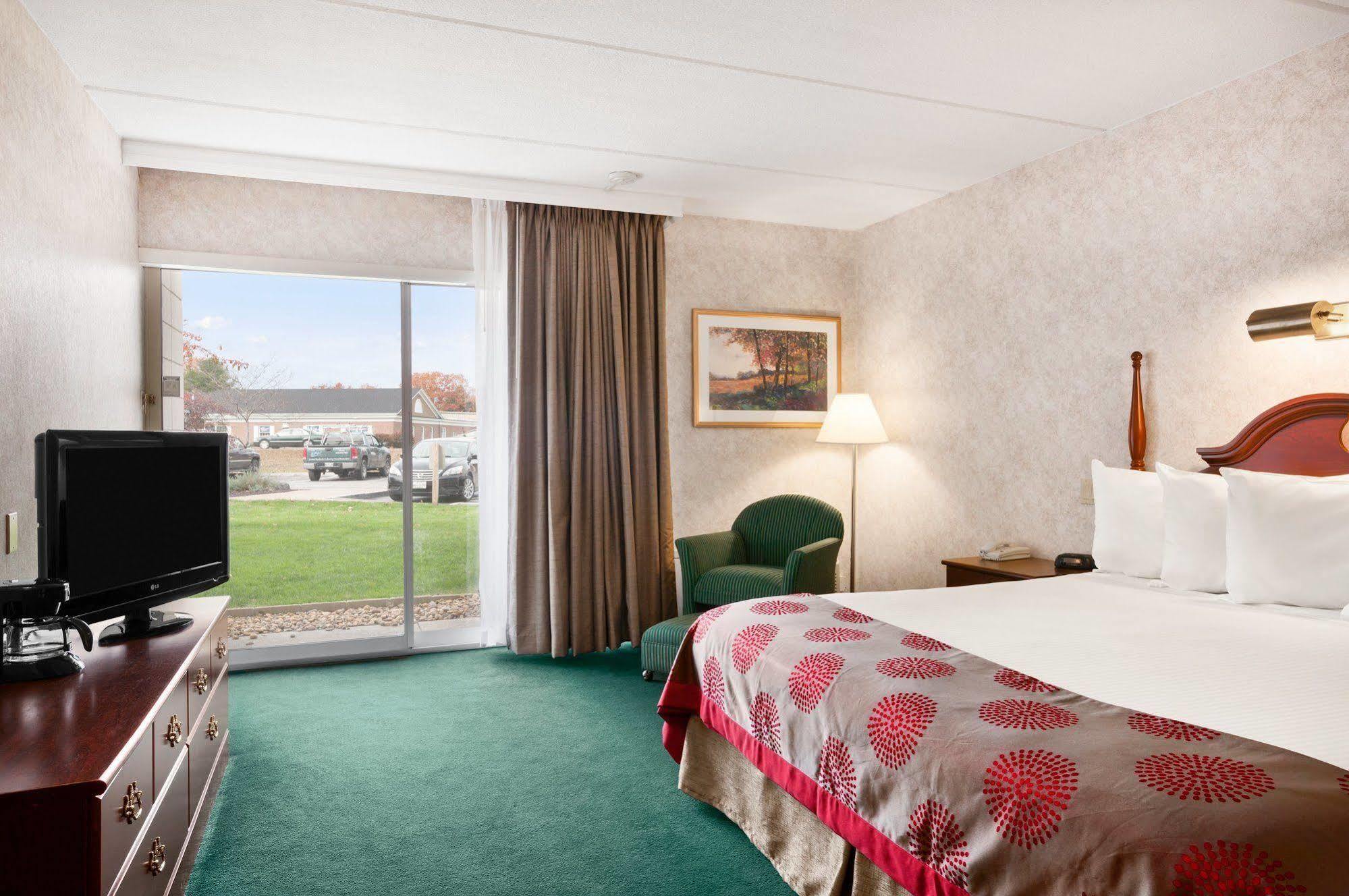 Ramada Plaza By Wyndham Portland Hotell Exteriör bild
