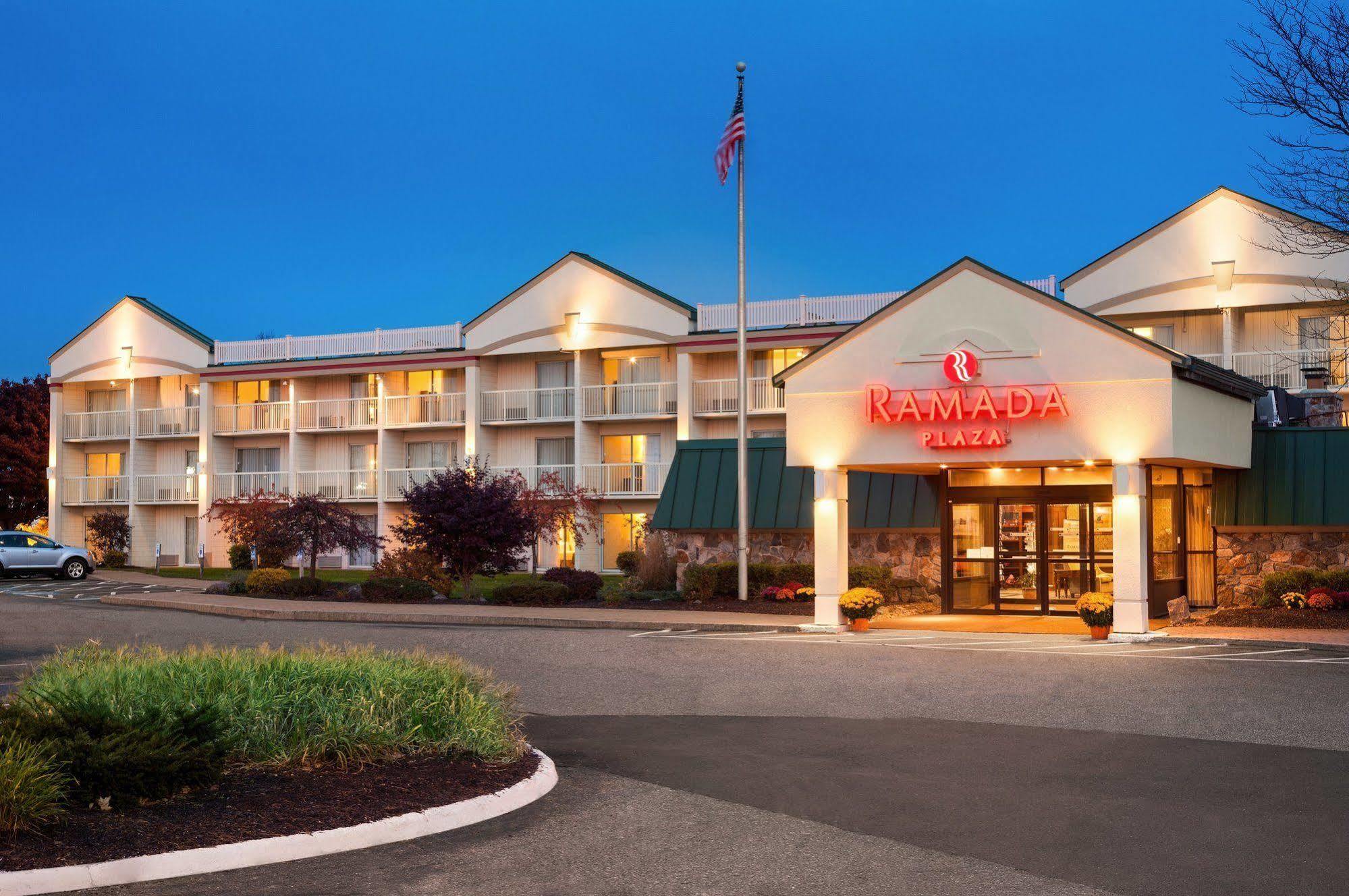 Ramada Plaza By Wyndham Portland Hotell Exteriör bild